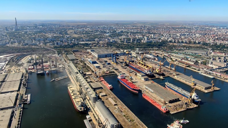 CVC Port Services & Inchiriere Utilaje si Forta De Munca