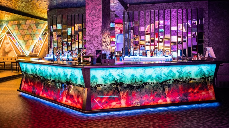 Design Interior Oradea - FLORIN IGNAT - mobila la comanda I candelabre I bar I amenajare living