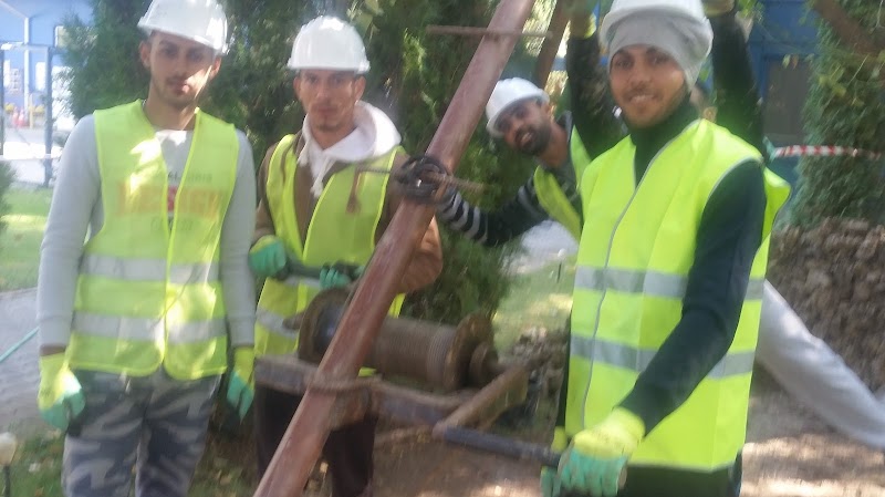 Drilling wells and sand trap. Low prices