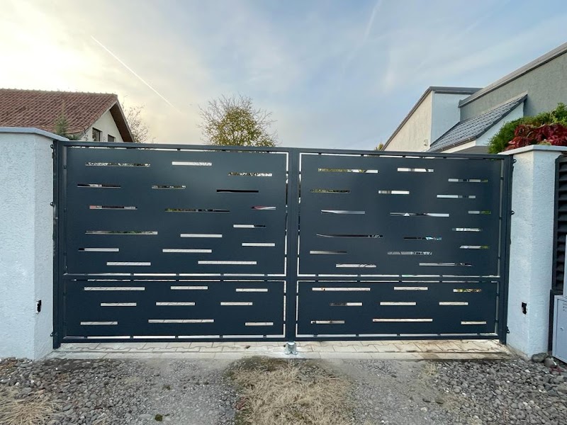 Porti Garduri Vopsitorie in Camp Electrostatic Mures