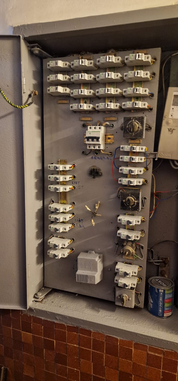 S.C. ELECTRIC ACTIV CONSTRUCT S.R.L. - Electrician autorizat Bucuresti si Ilfov