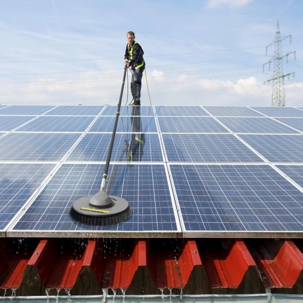 Solar panel system -spalare panouri fotovoltaice