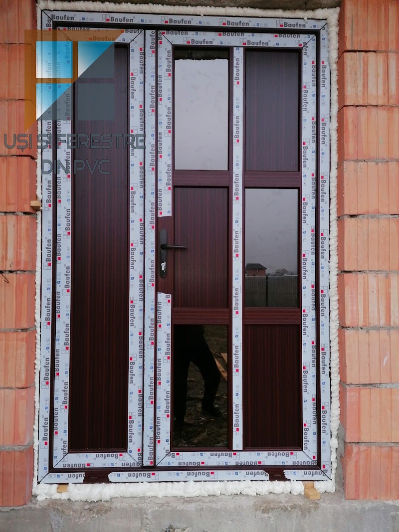 Uși și ferestre din PVC.