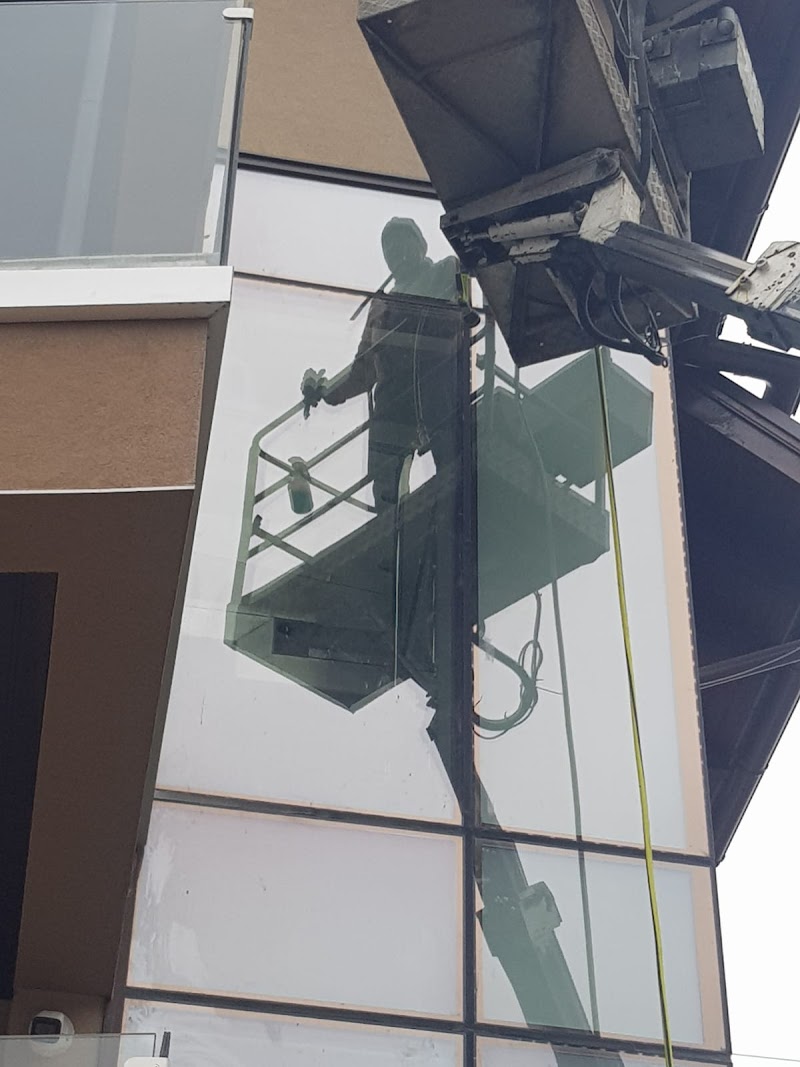 Ultracurat.ro - Brasov Cleaning - Cleaning Company